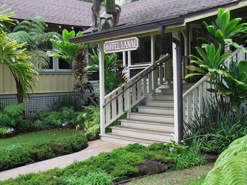 photo of the charming inn, Hotel Lanai, on the island of Lanai in Hawaii